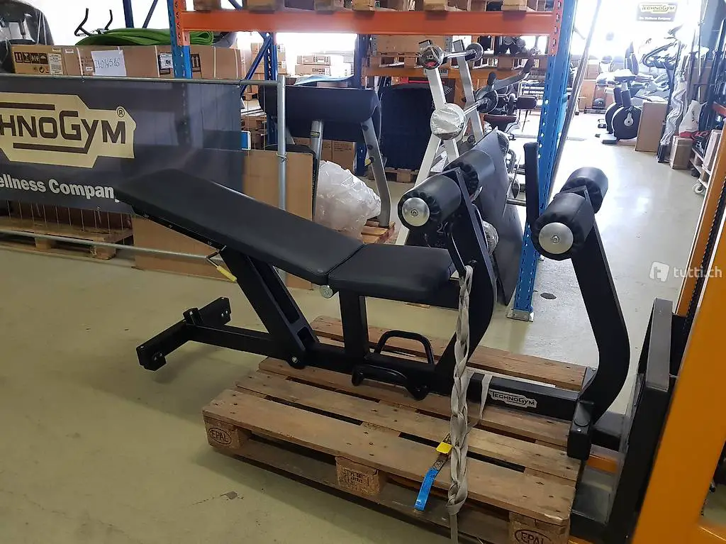  Banc Abdominaux Technogym Pure