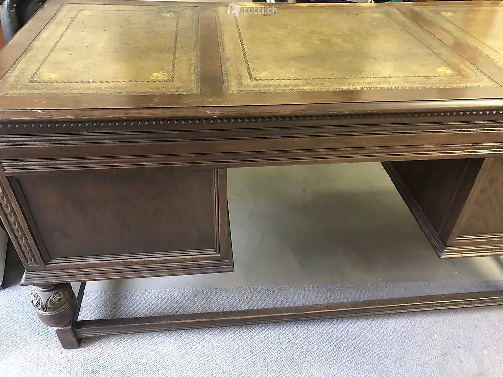 Schreibtisch Tudor (40Jahre alt)