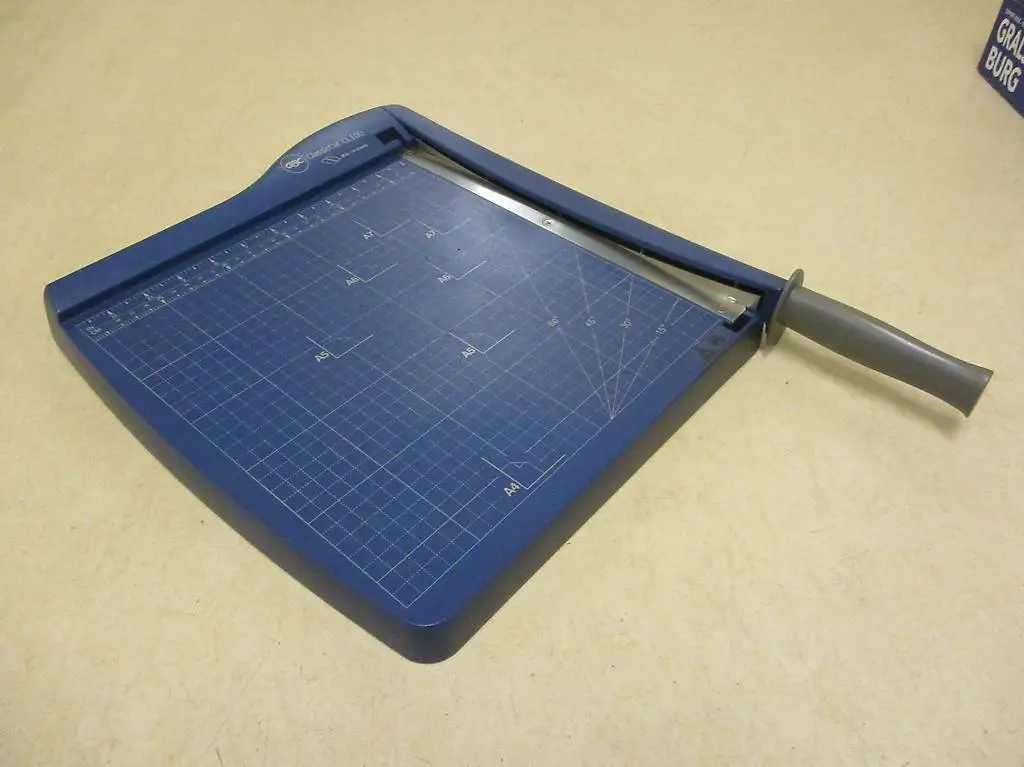 Papier-Schneidemaschine GBC Classic Cut CL100 + hist. Cutter