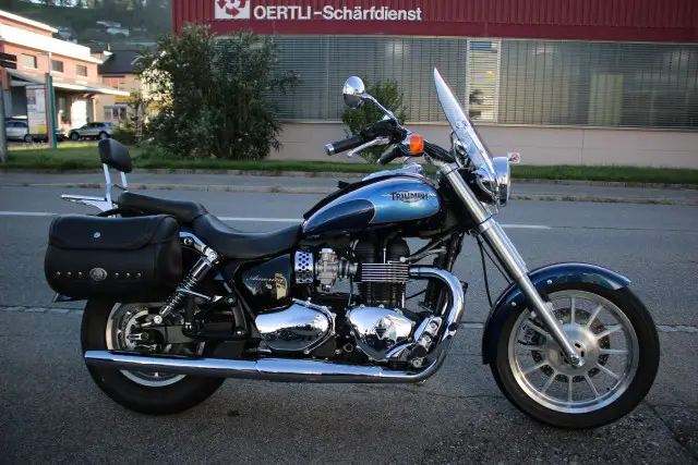 triumph america 900