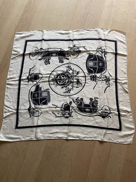 Foulard Hermes Paris