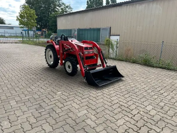 Mitsubishi MT20 Kleintraktor Allrad Frontlader Traktor