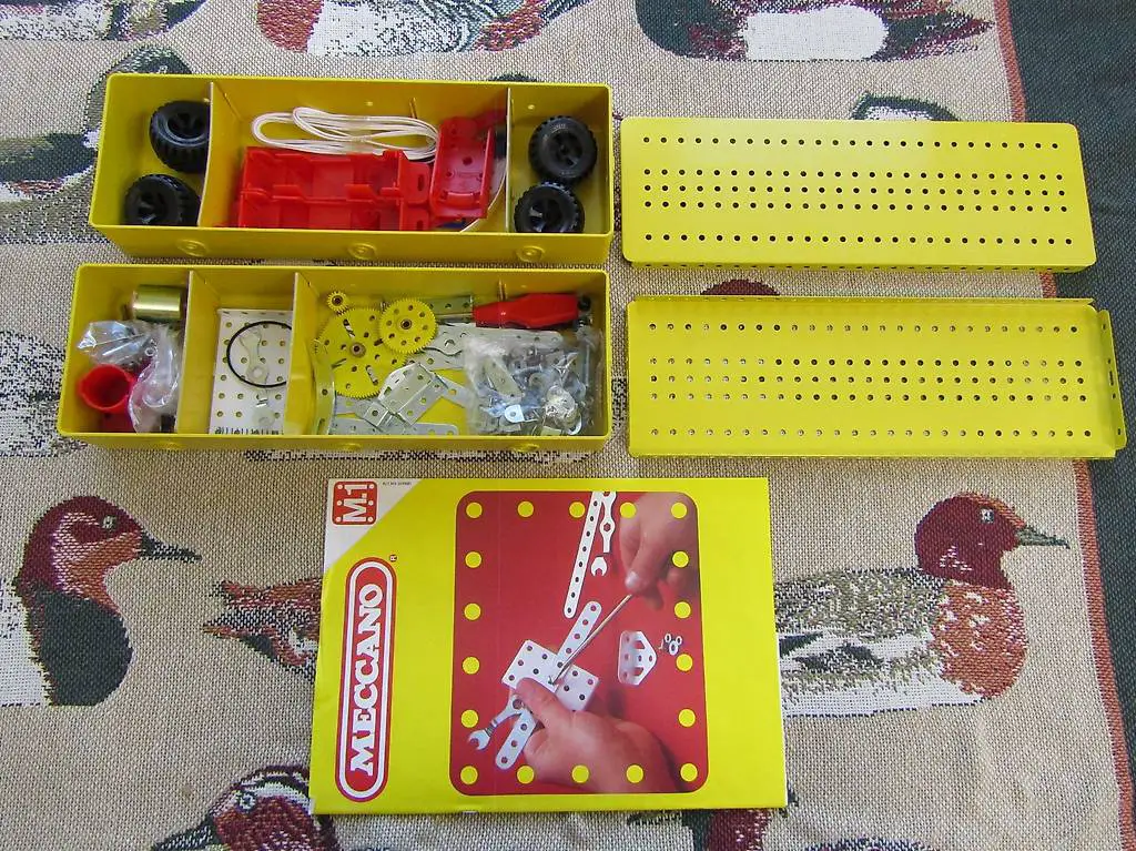Meccano Metalbaukasten set Racecar