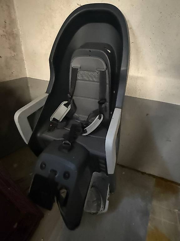 Vendo seggiolino bici bambino CHF 60