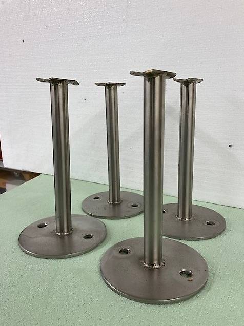 Stützen aus Chromstahl