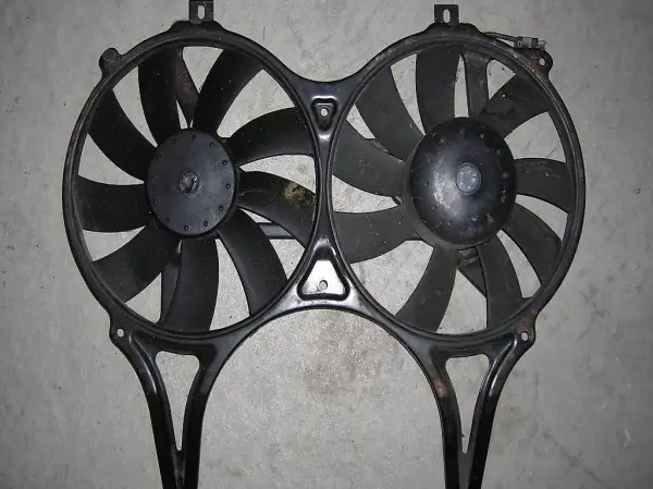 Mercedes Zusatzlüfter