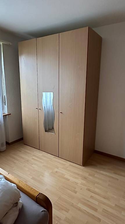 Kleiderschrank, Gratis