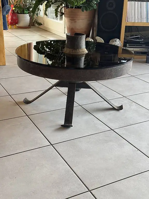 Tisch aus altem Wagenrad