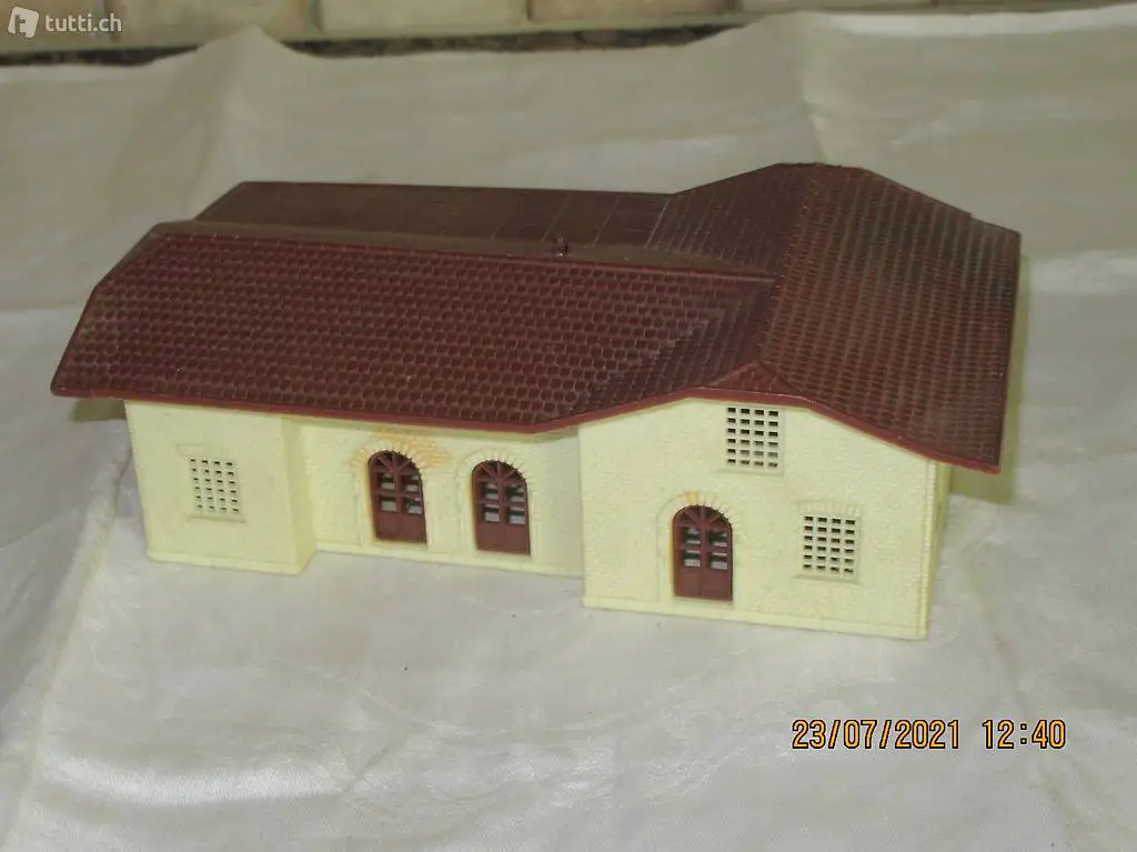 Gebäude zur Eisenbahnanlage aus Kunststoff