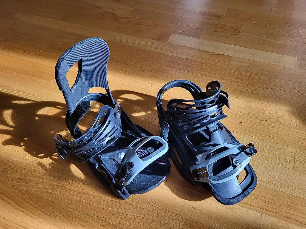 Snowboard Bindung Burton Cartel EST L