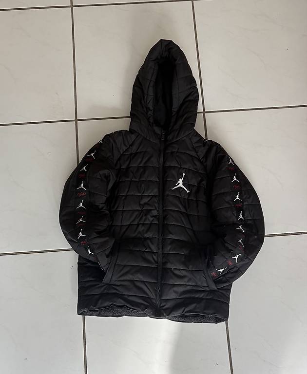 Jordan Nike Jacke - Grösse ca. 10 bis 12 Jahre, Knabe