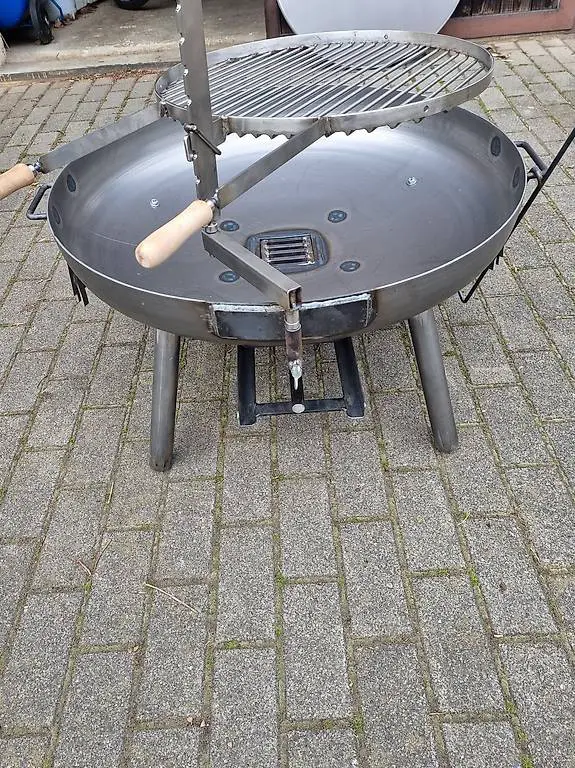 Feuerschale mit Schwenkrost