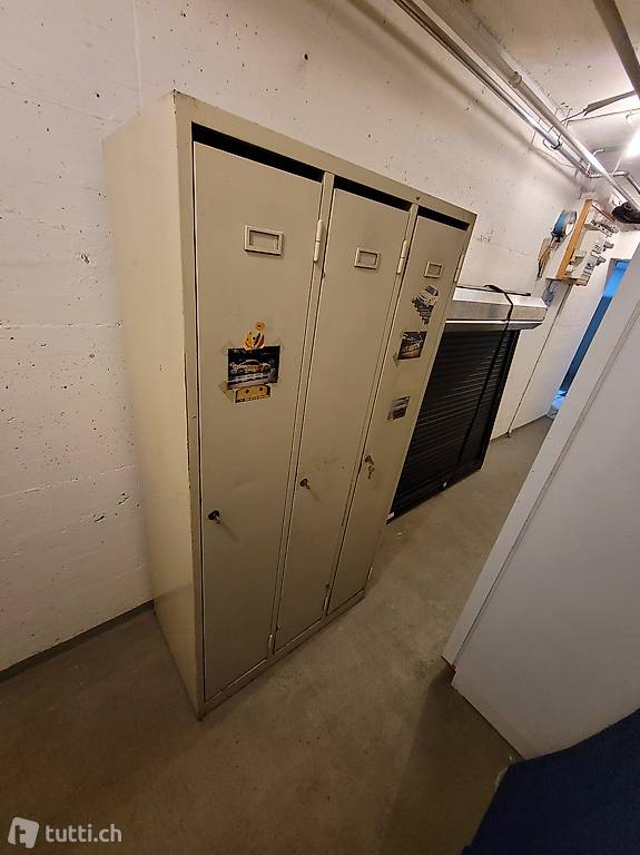  Garderobenschrank Werkstatt