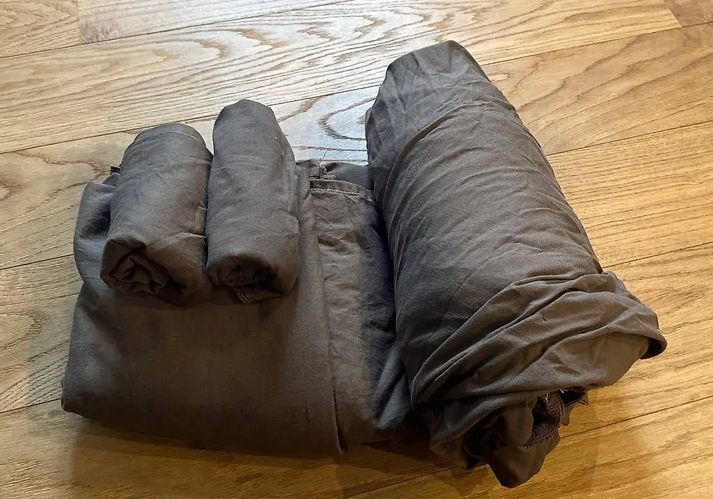 Bettwäsche + Kissenüberzüge + Matrazenüberzug