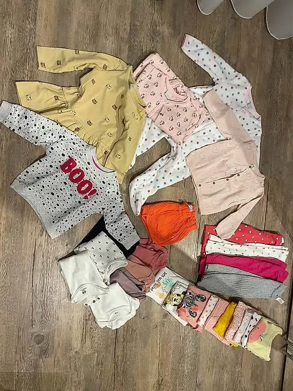 Mädchenkleider Grösse 80, T-Shirts, Leggins, Kurzarmbodys