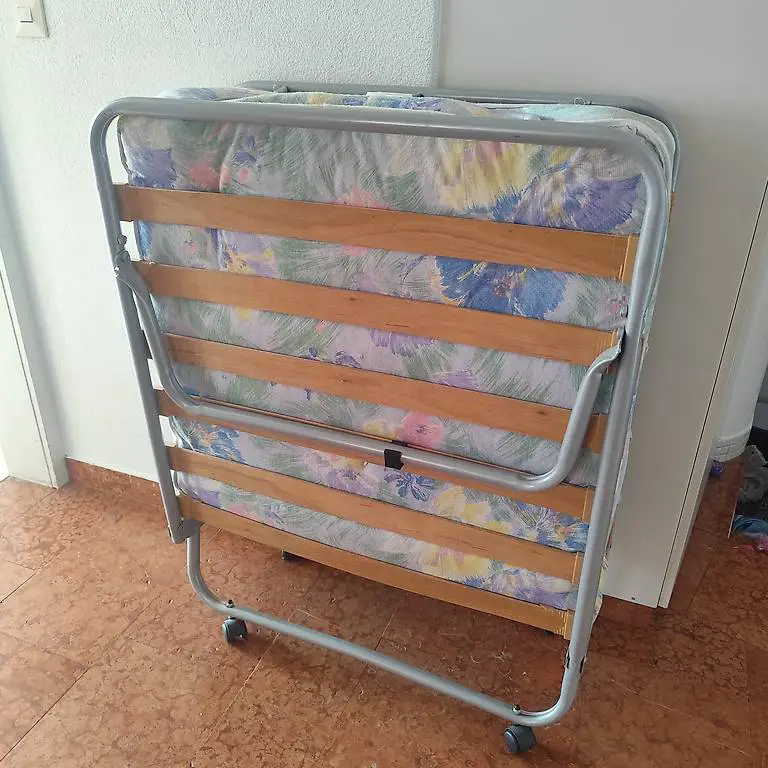 Klappbett