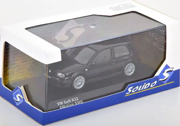 NEU: VW Golf IV R32 2002-2004 schwarz 1:43 von Solido