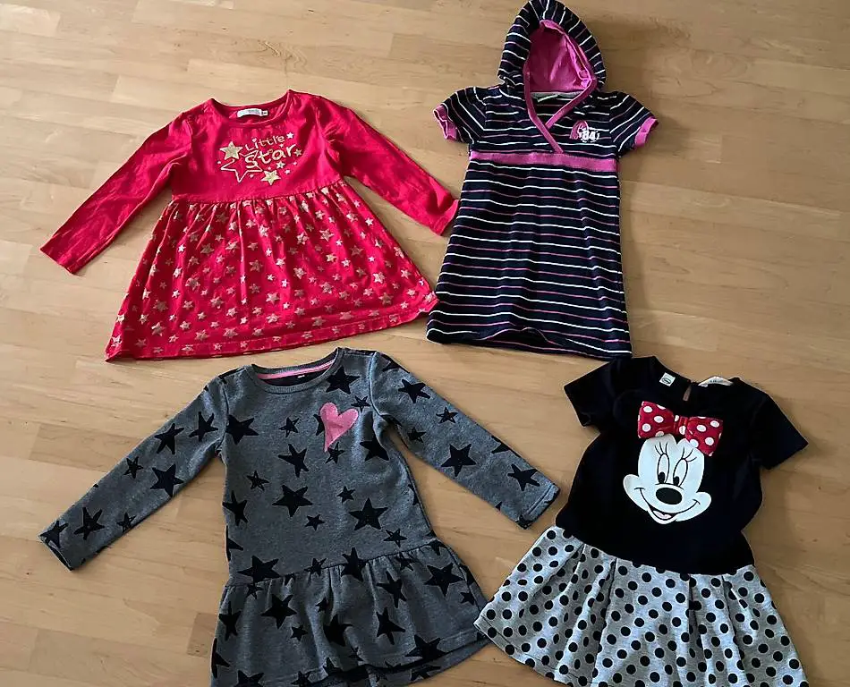 DIV Kleider Grösse 110/116