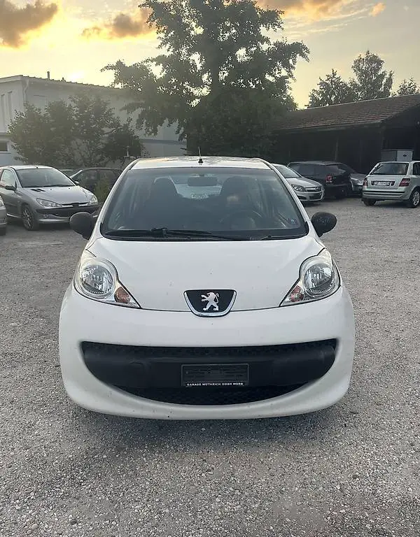 Peugeot 107 1.0i Mit MFK Top Zustand