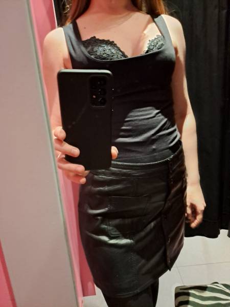 Jeune couple 24 et 26 ans pour échangisme sympa