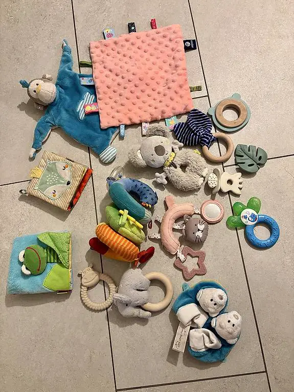 Babyspielzeug-Paket