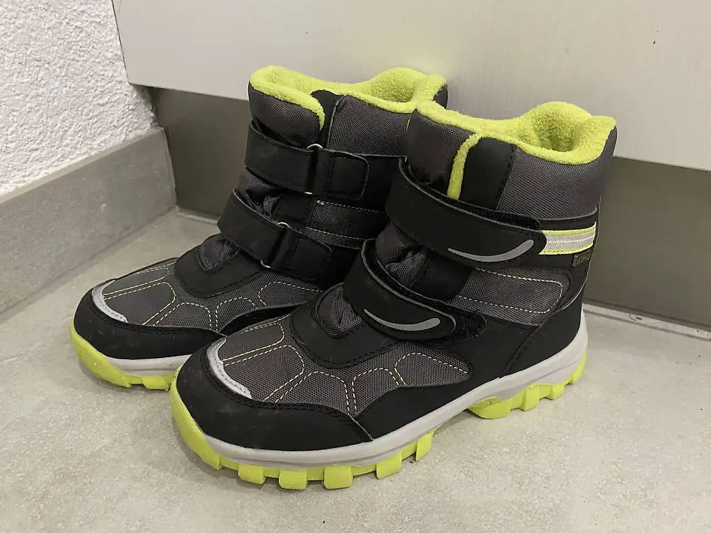 Winterschuhe, Thermostiefel für Jungs. Gr. 33. NEU.
