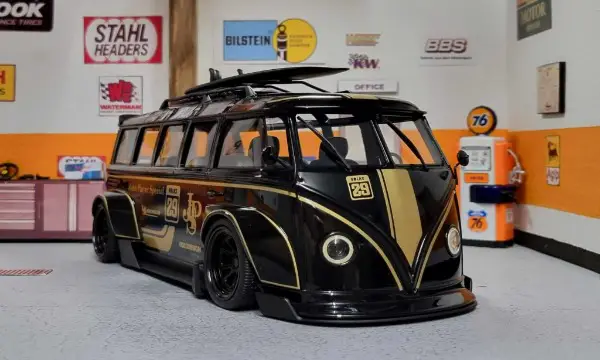1/18 VW Bus Robert Design MCE Volks JPS RWB Rob3artdesign
