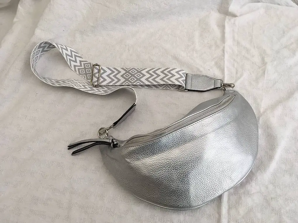 Schultertasche Silber, neu