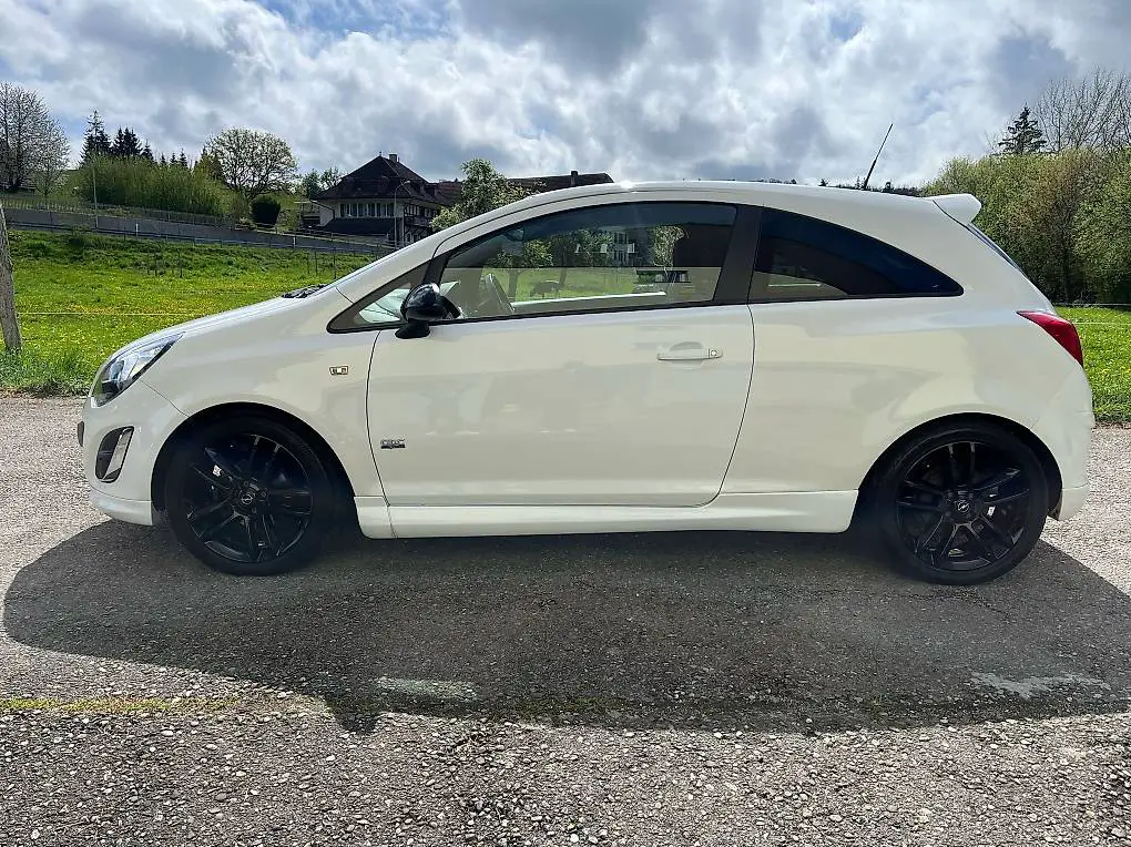 Opel Corsa D 1.4 OPC Line