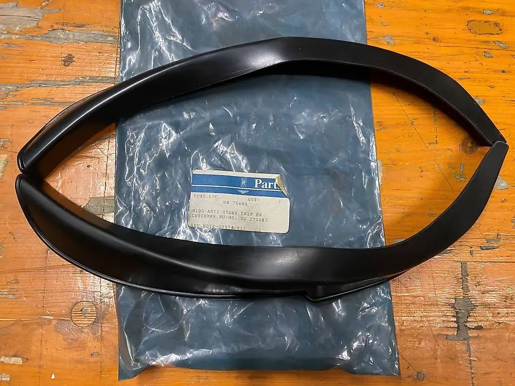 Bentley Turbo Caoutchouc à copeaux de pierreUB75684 -UB75685