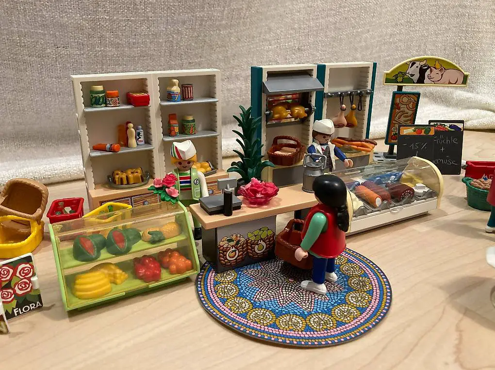 Playmobil Einkaufspassage und Wohnungseinrichtung