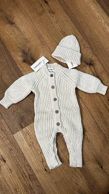 Strick Strampler mit Mütze Gr. 0-3mt. NEU