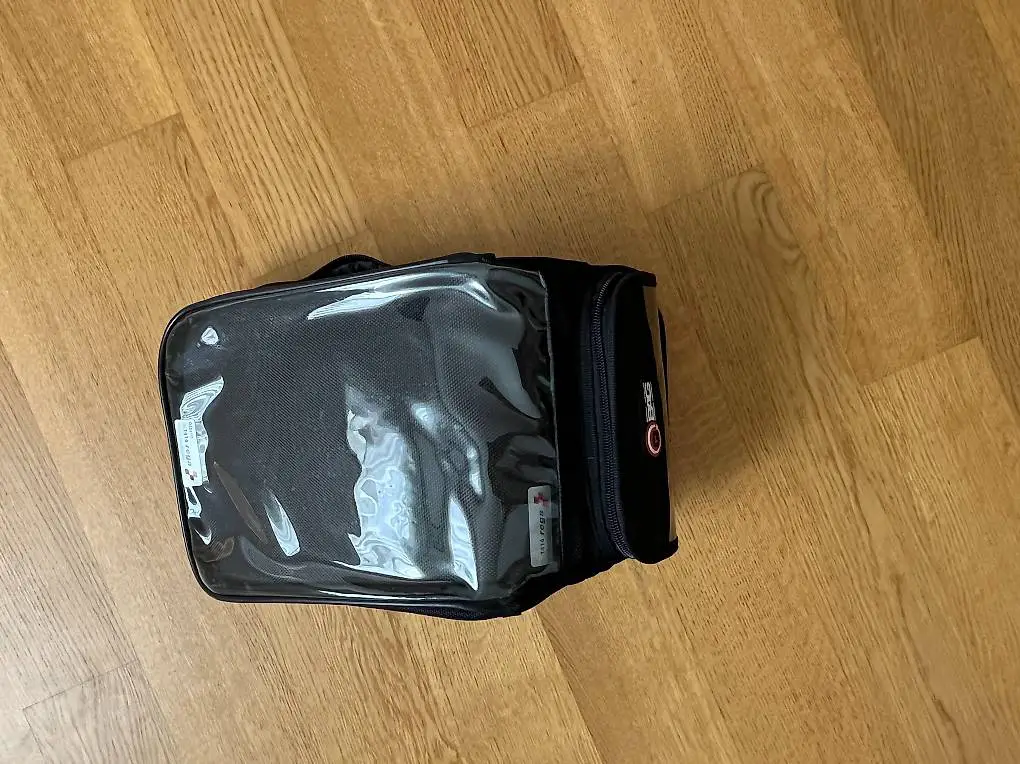 Tankrucksack QBAG mit Regenhülle