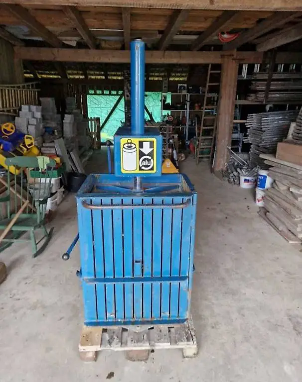 Hydraulische Ballenpresse Occasion. Guter Zustand.