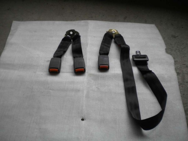 VW Golf MK2 , ceinture centrale arrière