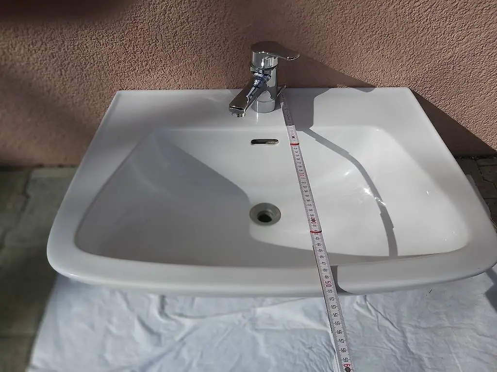 Lavabo mit Similor Kugler Einhebelmischer