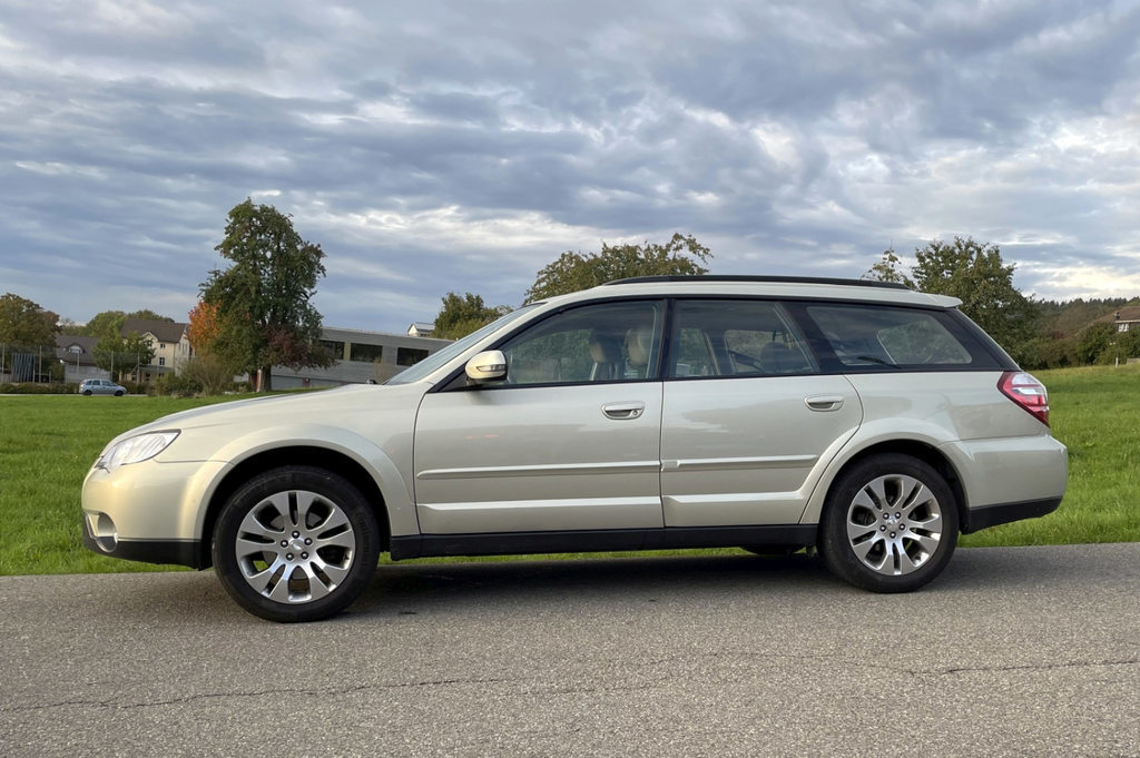 SUBARU Outback 3.0 R Executive