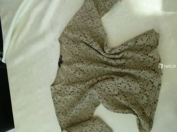 Neuwertiges T-Shirt in Grösse XS