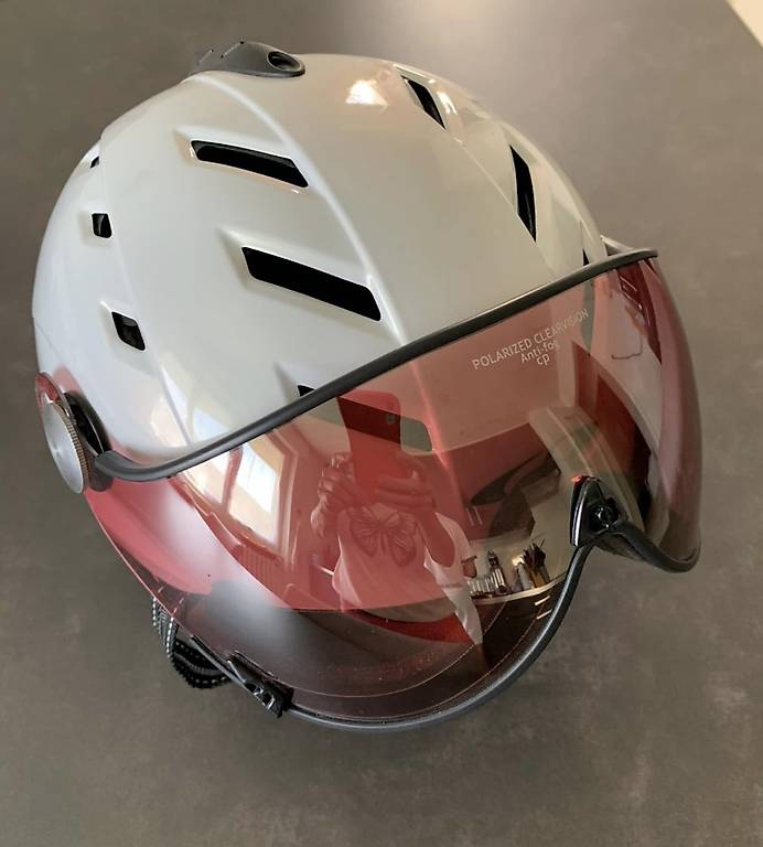 À vendre casque de ski grandeur 56-58 Avec visière