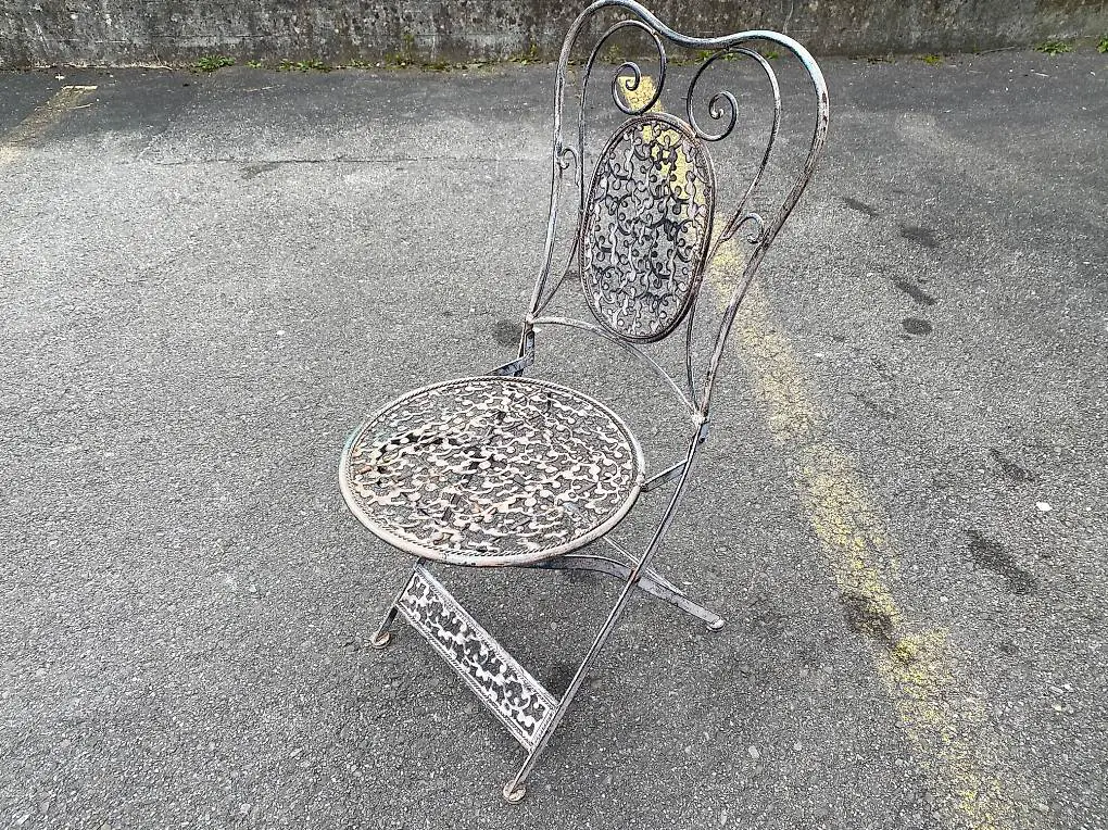 Schöner Vintage Metallgartenstuhl, Klappstuhl