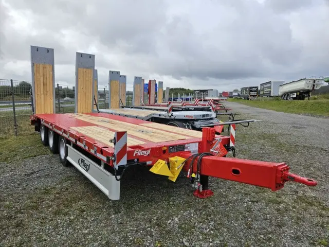 FLIEGL, Fliegl Tridemanhänger TPS 300, Tieflader