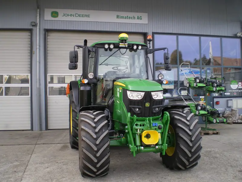 John Deere 6120M