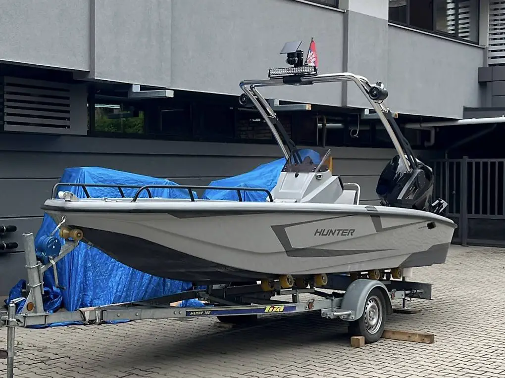 Motorboot Sportboot 5,8x1,8m mit 60ps Aussenborder