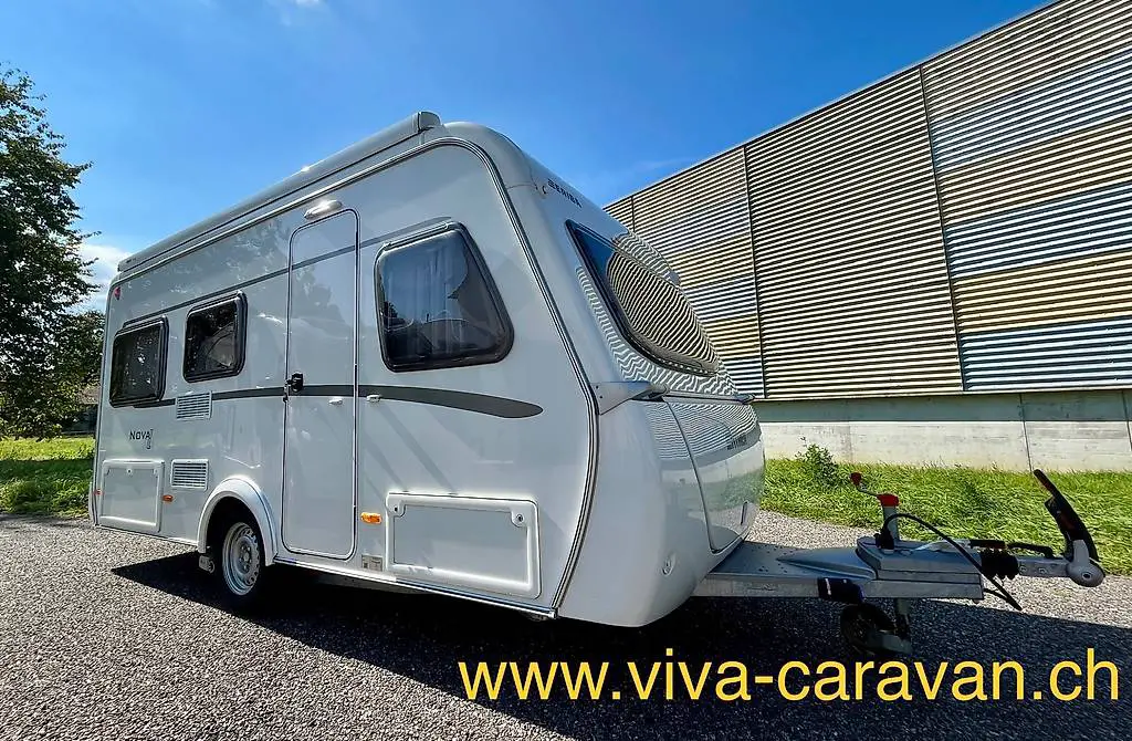 Wohnwagen Eriba Nova 425 mit Markise und MoverXT Sehr schön