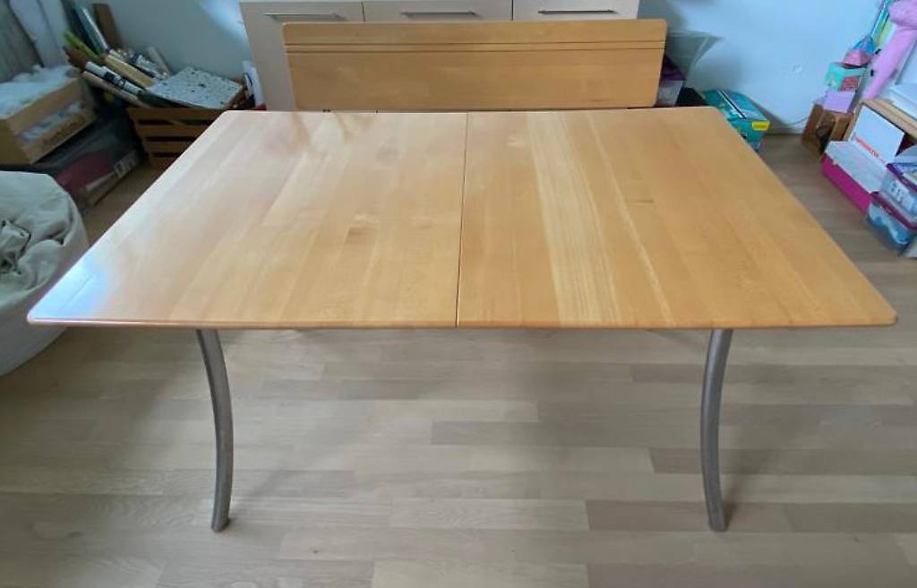 Tisch mit Sitzbank; Massivholz Buche lackiert