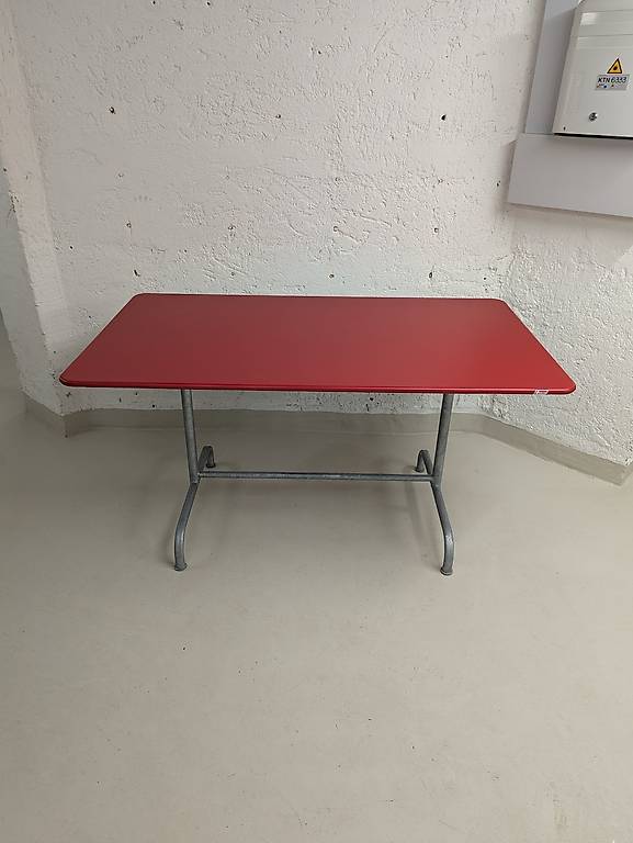 Schaffner Rigi Gartentisch rot