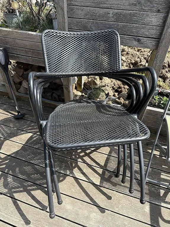 Zu verschenken, Outdoorstühle