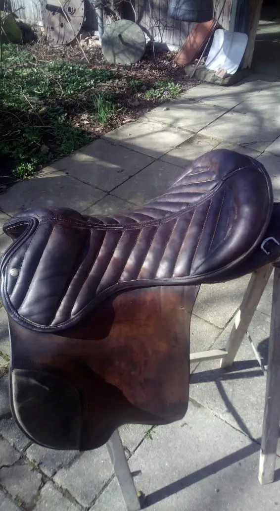 Gebrauchte Pferdesättel: Westernsattel, Springsattel, Baumlossattel...