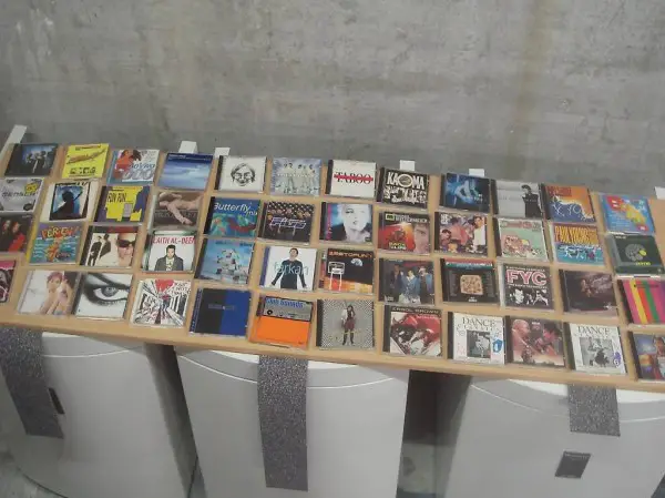 CD SAMMLUNG,ÜBER 700 CDs