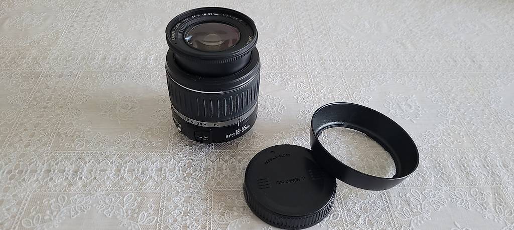 Canon Objektiv EF-S 18-55 mm